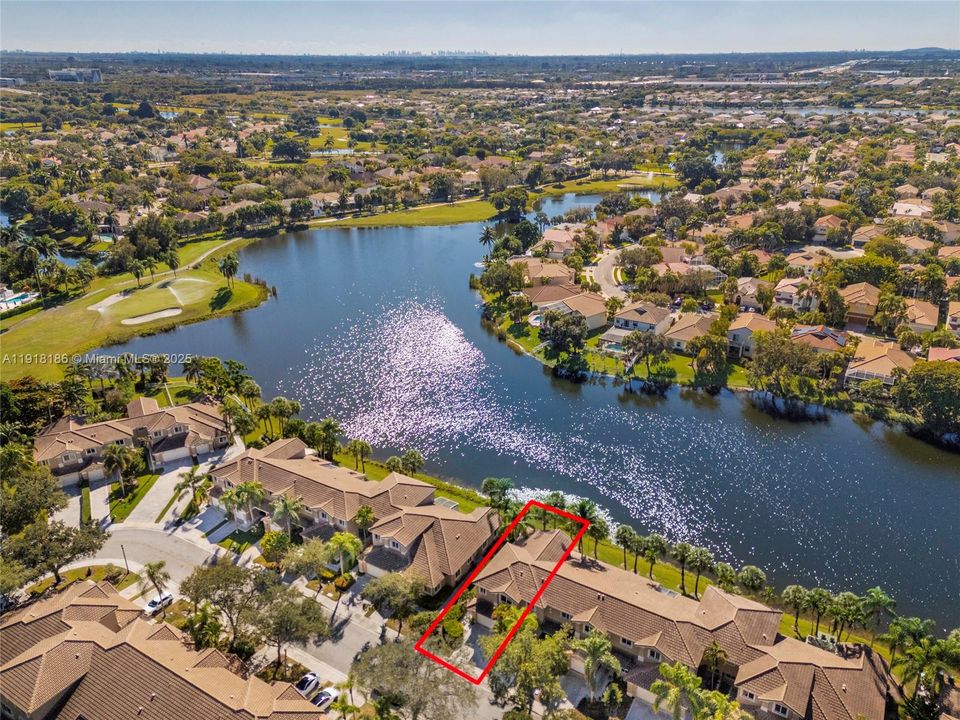 Activo con contrato: $3,795 (3 camas, 2 baños, 1687 Pies cuadrados)