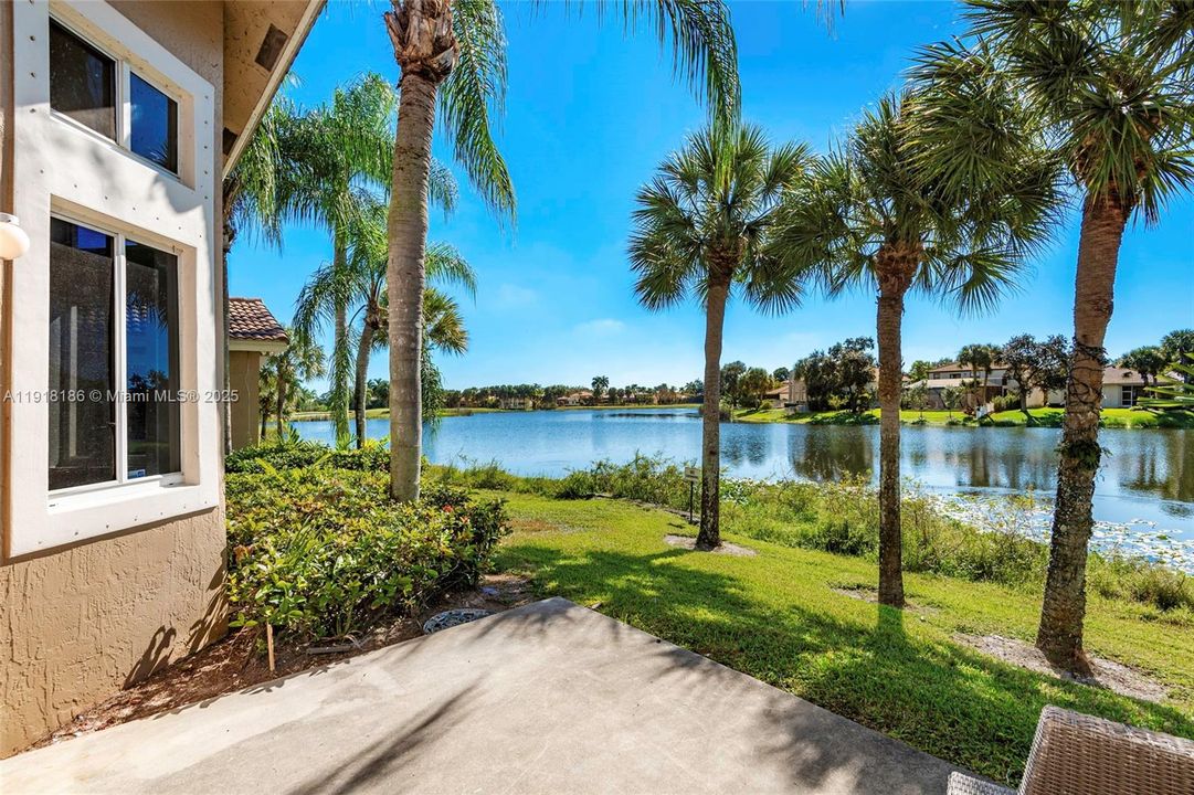 Activo con contrato: $3,795 (3 camas, 2 baños, 1687 Pies cuadrados)