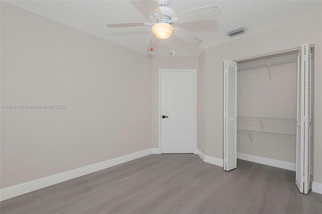 Activo con contrato: $3,795 (3 camas, 2 baños, 1687 Pies cuadrados)