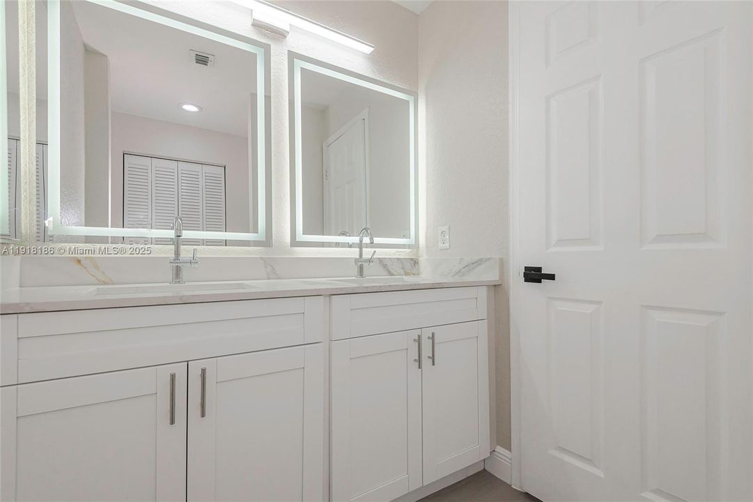 Activo con contrato: $3,795 (3 camas, 2 baños, 1687 Pies cuadrados)