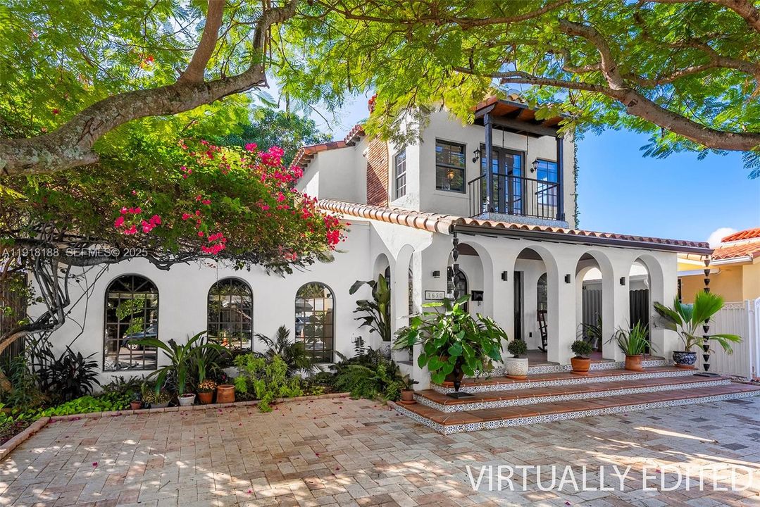 На продажу: $1,650,000 (3 спален, 2 ванн, 2209 Квадратных фут)