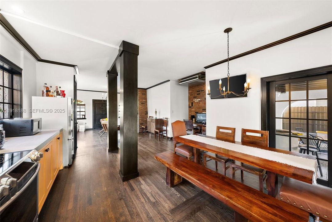 На продажу: $1,650,000 (3 спален, 2 ванн, 2209 Квадратных фут)