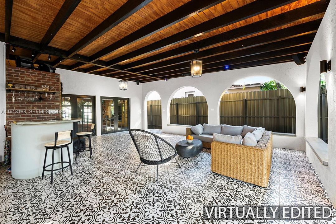 На продажу: $1,650,000 (3 спален, 2 ванн, 2209 Квадратных фут)