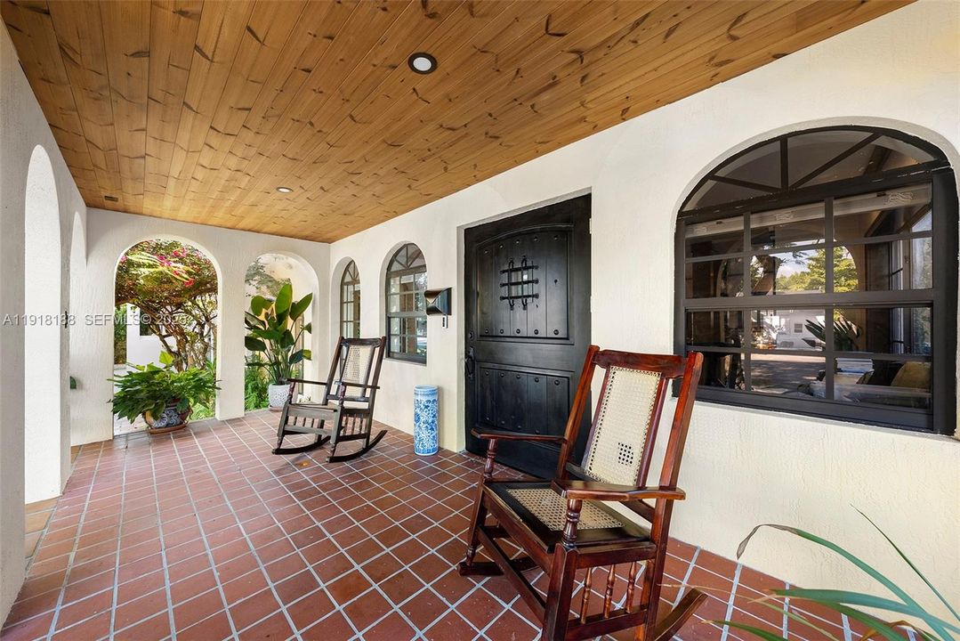 На продажу: $1,650,000 (3 спален, 2 ванн, 2209 Квадратных фут)