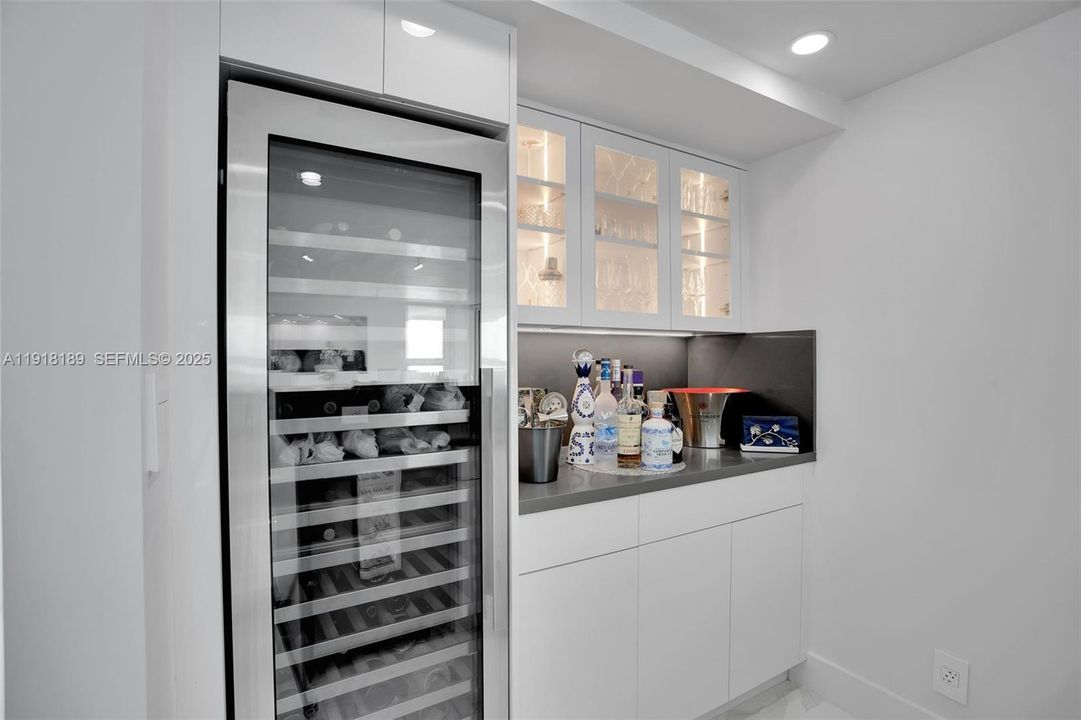 待售: $3,299,000 (3 贝兹, 2 浴室, 2244 平方英尺)