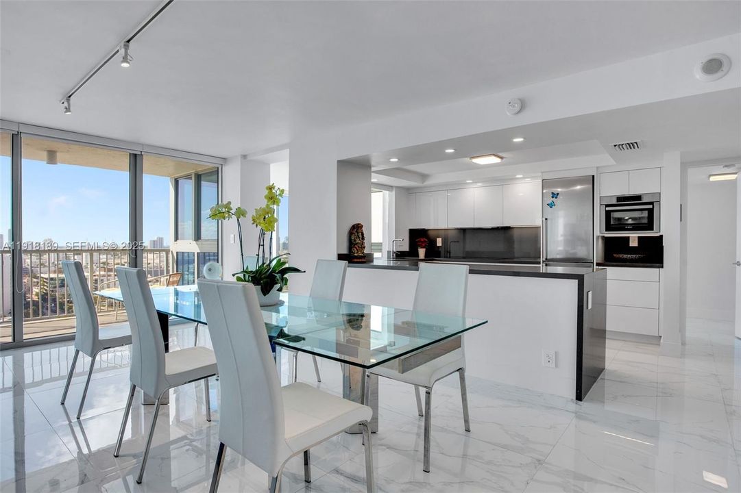 待售: $3,299,000 (3 贝兹, 2 浴室, 2244 平方英尺)