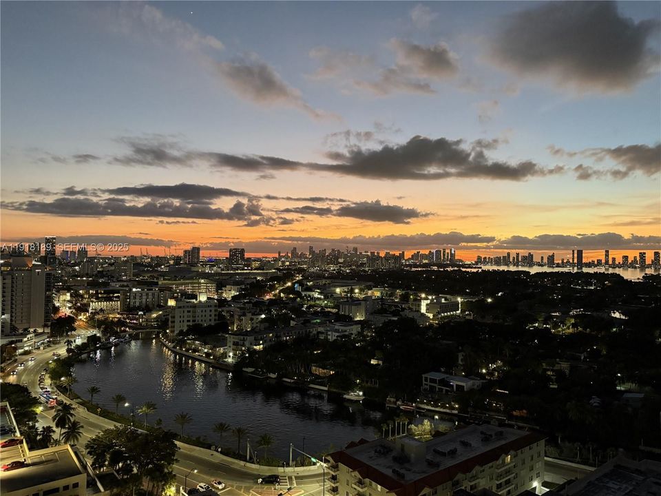 待售: $3,299,000 (3 贝兹, 2 浴室, 2244 平方英尺)