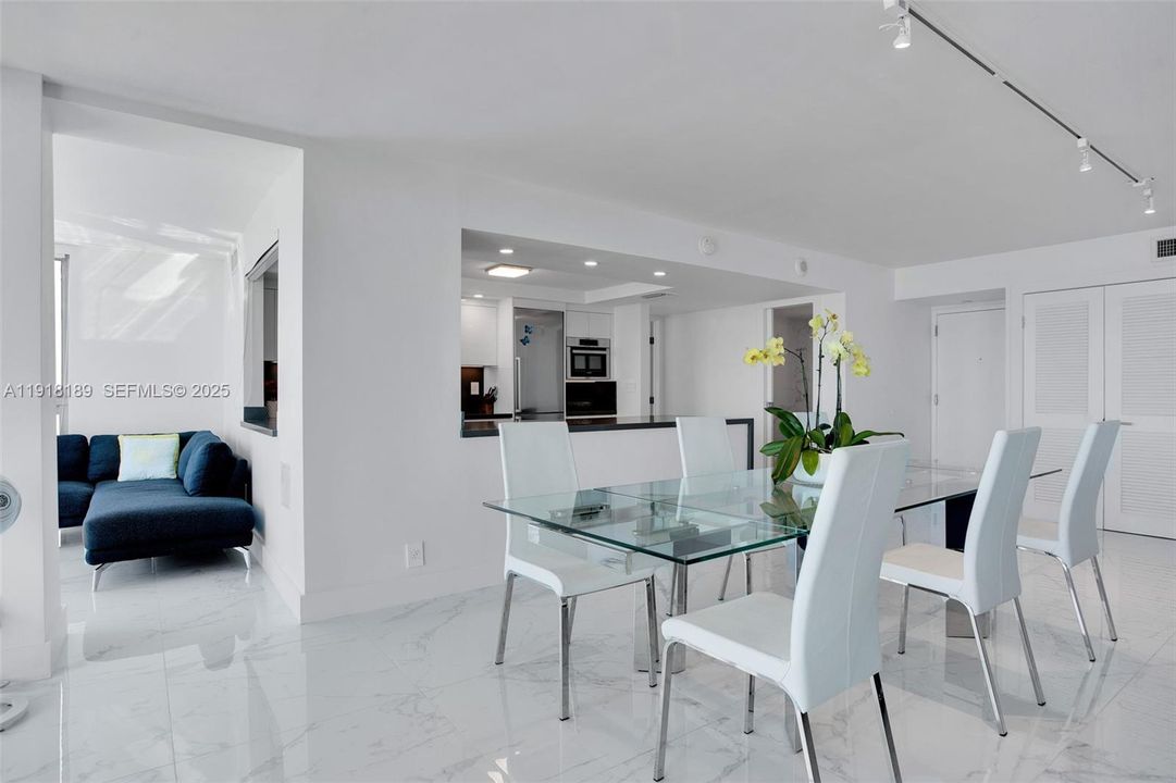 待售: $3,299,000 (3 贝兹, 2 浴室, 2244 平方英尺)