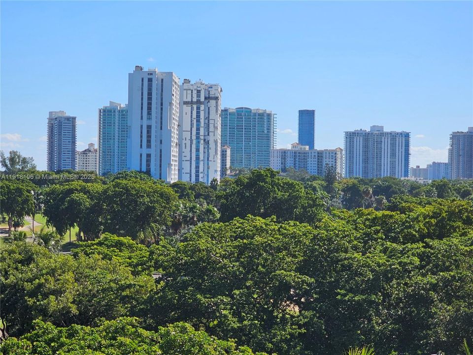 待售: $219,000 (1 贝兹, 1 浴室, 741 平方英尺)