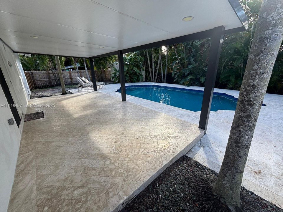 For Rent: $4,980 (4 beds, 3 baths, 1194 Square Feet)