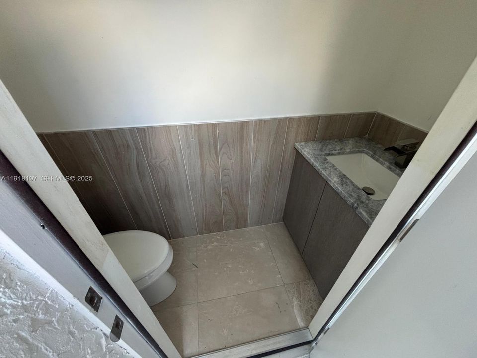 For Rent: $4,980 (4 beds, 3 baths, 1194 Square Feet)