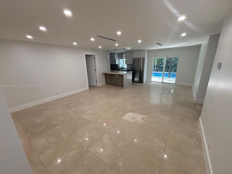 For Rent: $4,980 (4 beds, 3 baths, 1194 Square Feet)