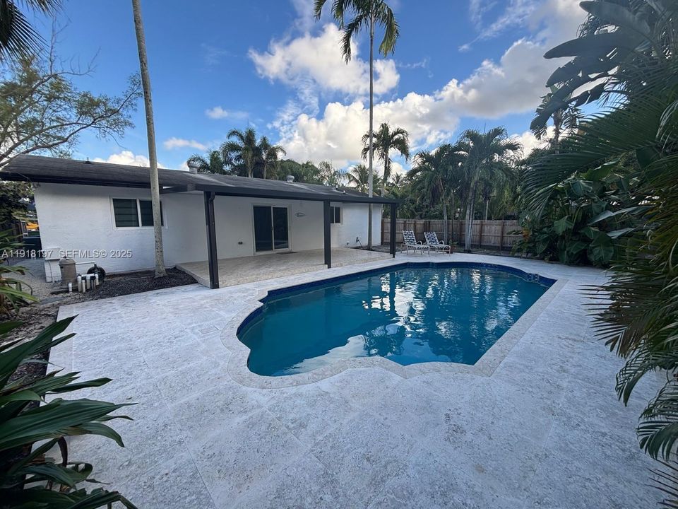 For Rent: $4,980 (4 beds, 3 baths, 1194 Square Feet)