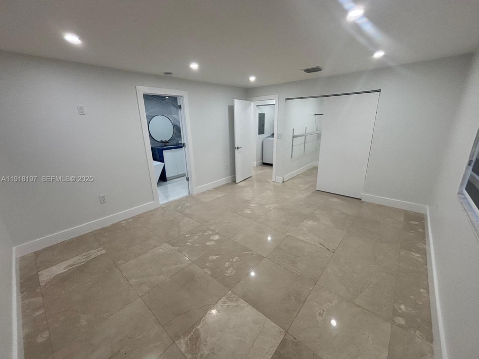 For Rent: $4,980 (4 beds, 3 baths, 1194 Square Feet)