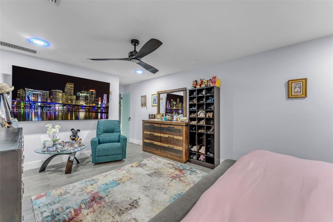 待售: $799,900 (3 贝兹, 2 浴室, 2275 平方英尺)