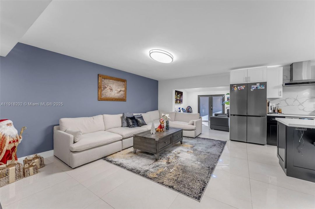 待售: $799,900 (3 贝兹, 2 浴室, 2275 平方英尺)