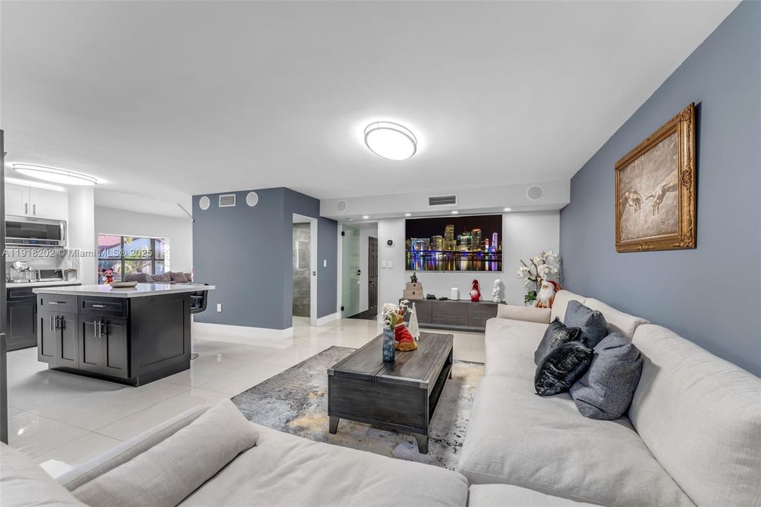 待售: $799,900 (3 贝兹, 2 浴室, 2275 平方英尺)