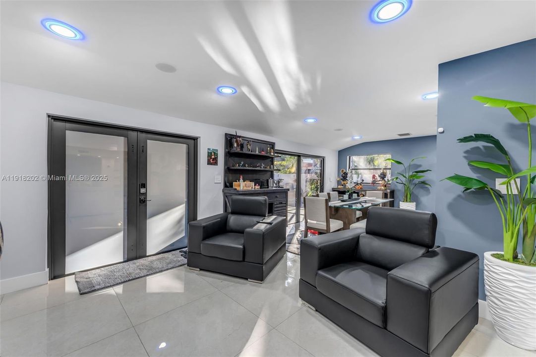 待售: $799,900 (3 贝兹, 2 浴室, 2275 平方英尺)