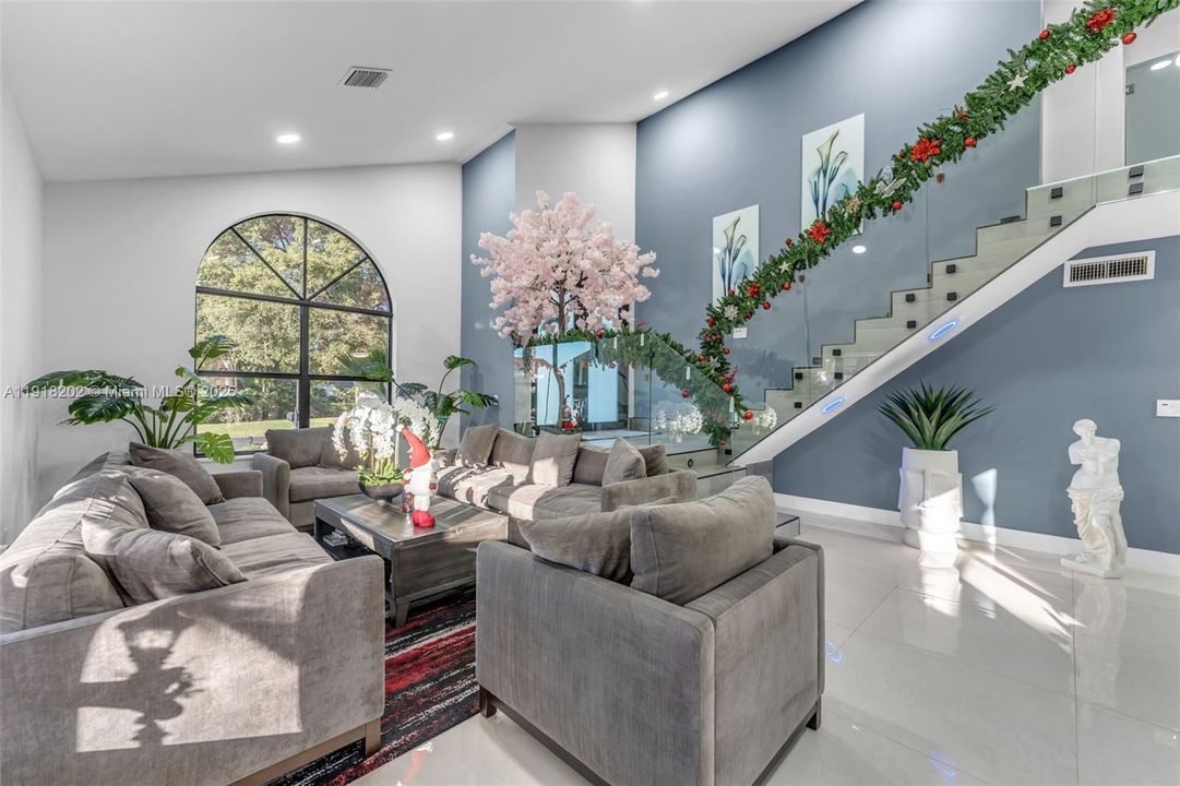 待售: $799,900 (3 贝兹, 2 浴室, 2275 平方英尺)