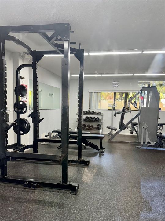 For Sale: $305,000 (2 beds, 2 baths, 1405 Square Feet)