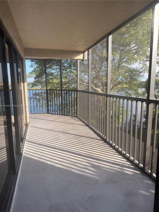 For Sale: $305,000 (2 beds, 2 baths, 1405 Square Feet)