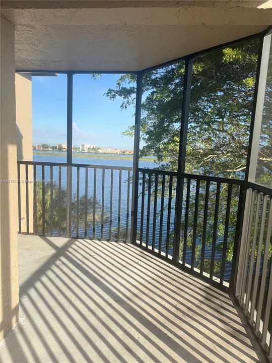 For Sale: $305,000 (2 beds, 2 baths, 1405 Square Feet)