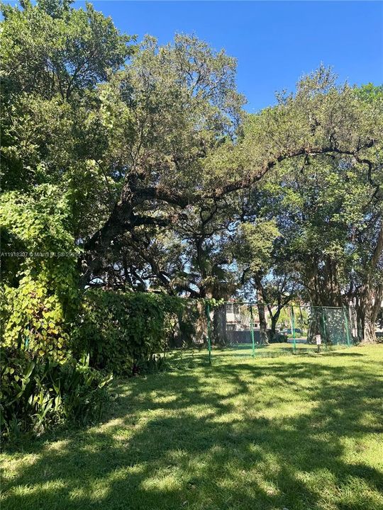 For Sale: $305,000 (2 beds, 2 baths, 1405 Square Feet)