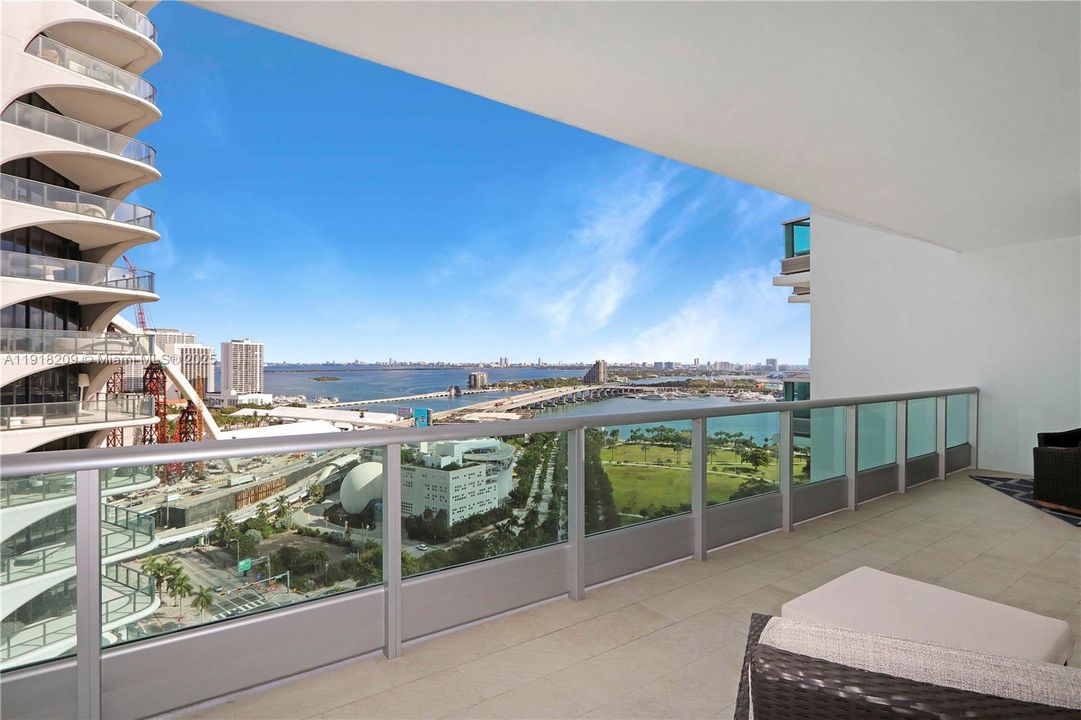 For Rent: $7,000 (2 beds, 3 baths, 1450 Square Feet)