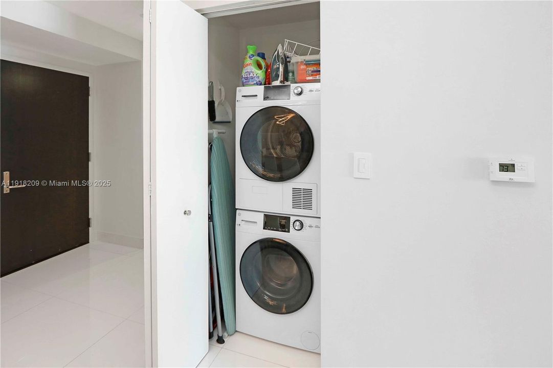 For Rent: $7,000 (2 beds, 3 baths, 1450 Square Feet)