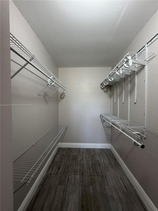 For Rent: $2,300 (2 beds, 2 baths, 900 Square Feet)