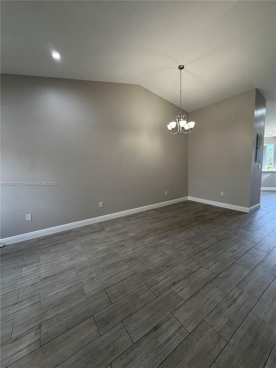 For Rent: $2,300 (2 beds, 2 baths, 900 Square Feet)