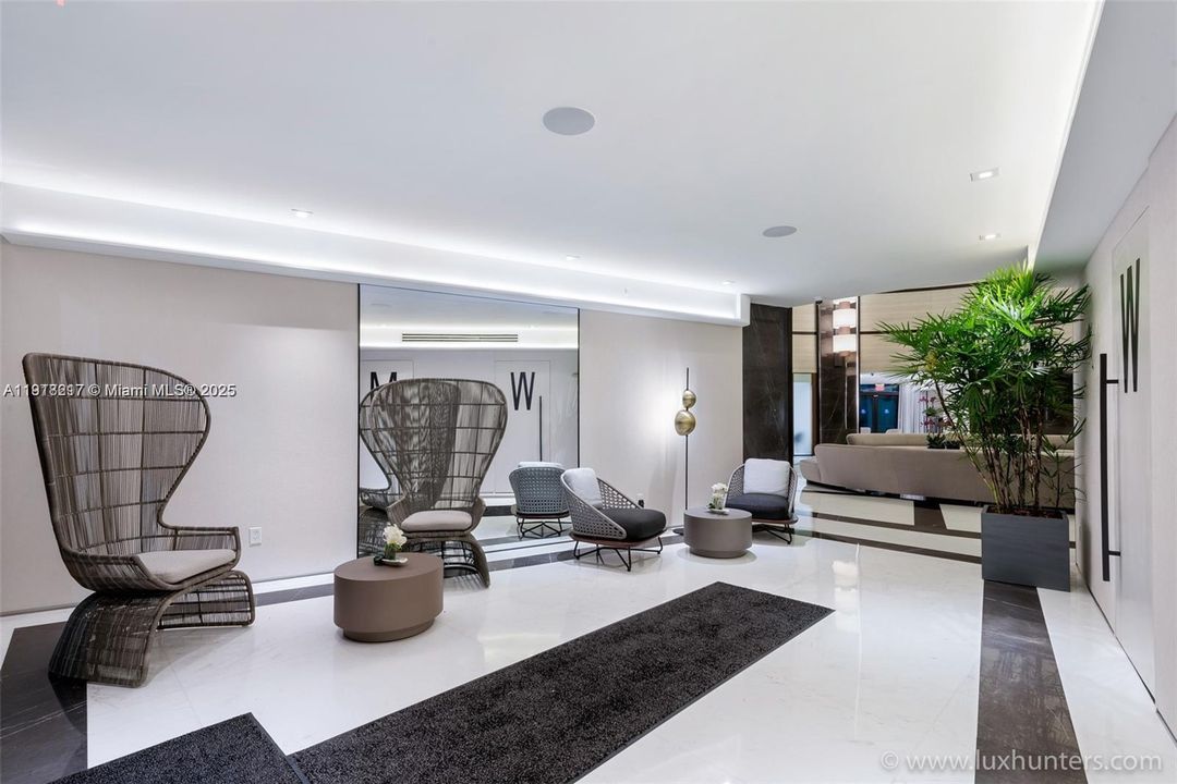 For Sale: $1,385,000 (1 beds, 2 baths, 1160 Square Feet)