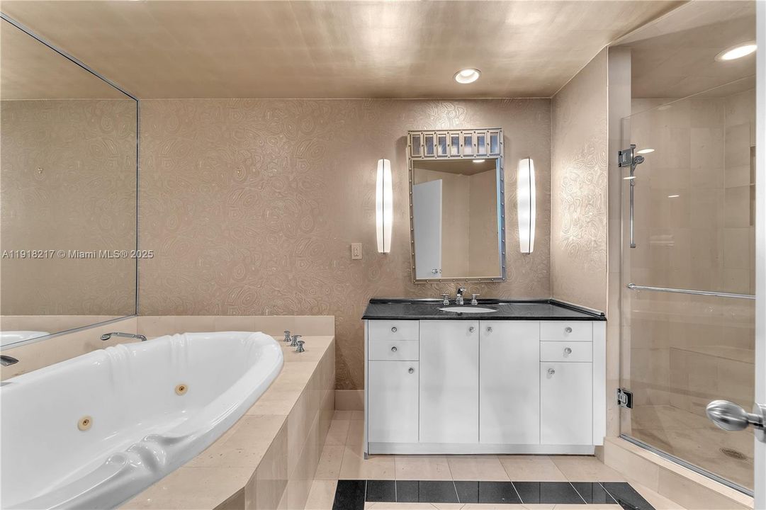 For Sale: $1,385,000 (1 beds, 2 baths, 1160 Square Feet)