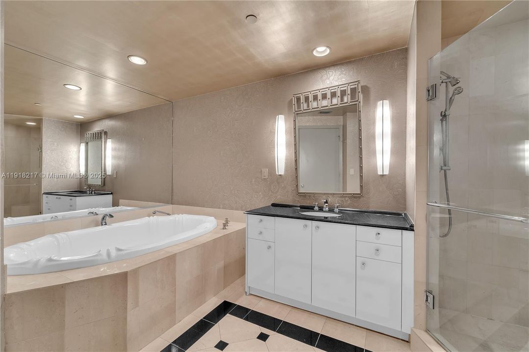 For Sale: $1,385,000 (1 beds, 2 baths, 1160 Square Feet)