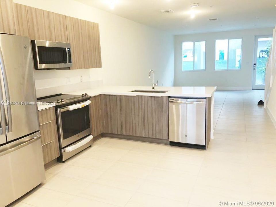 For Rent: $3,300 (3 beds, 2 baths, 1322 Square Feet)