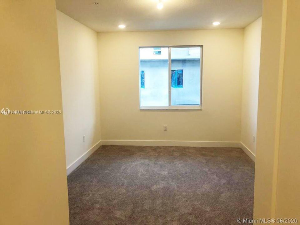 For Rent: $3,300 (3 beds, 2 baths, 1322 Square Feet)