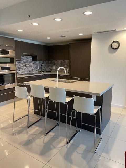 For Rent: $3,200 (2 beds, 2 baths, 1076 Square Feet)