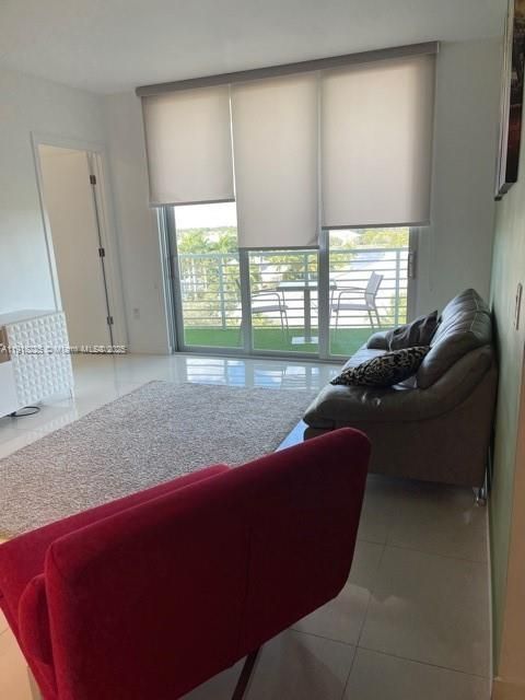 For Rent: $3,200 (2 beds, 2 baths, 1076 Square Feet)