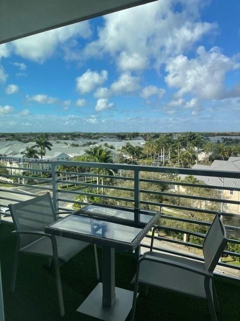 For Rent: $3,200 (2 beds, 2 baths, 1076 Square Feet)