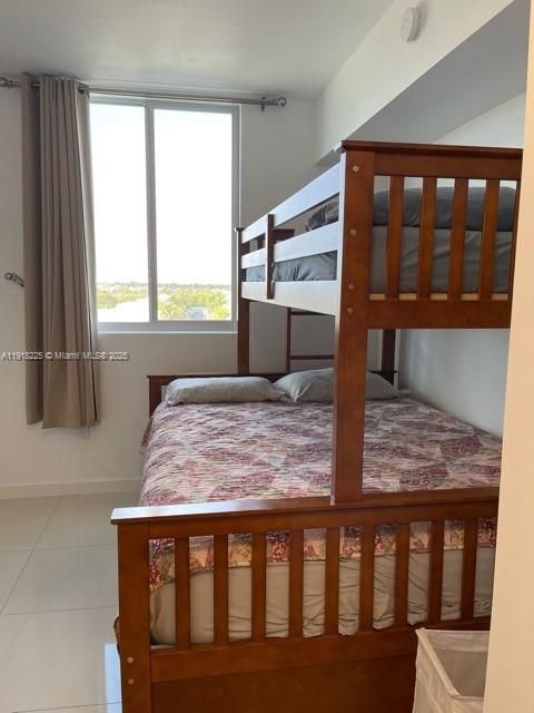 For Rent: $3,200 (2 beds, 2 baths, 1076 Square Feet)