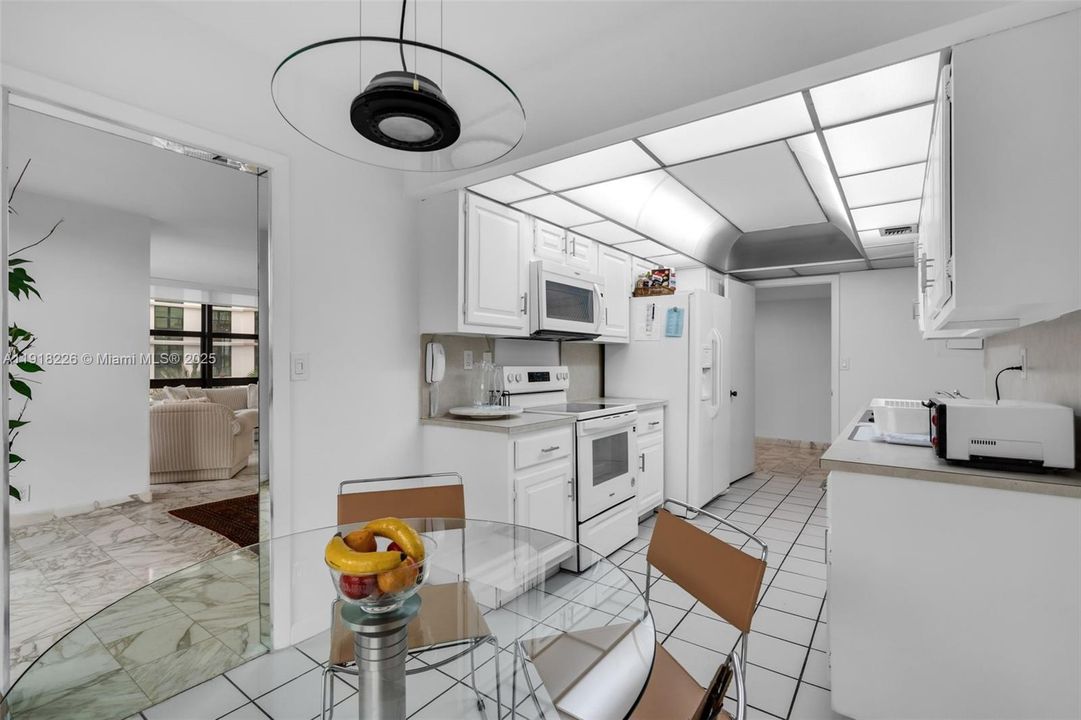 For Rent: $5,900 (2 beds, 2 baths, 1782 Square Feet)