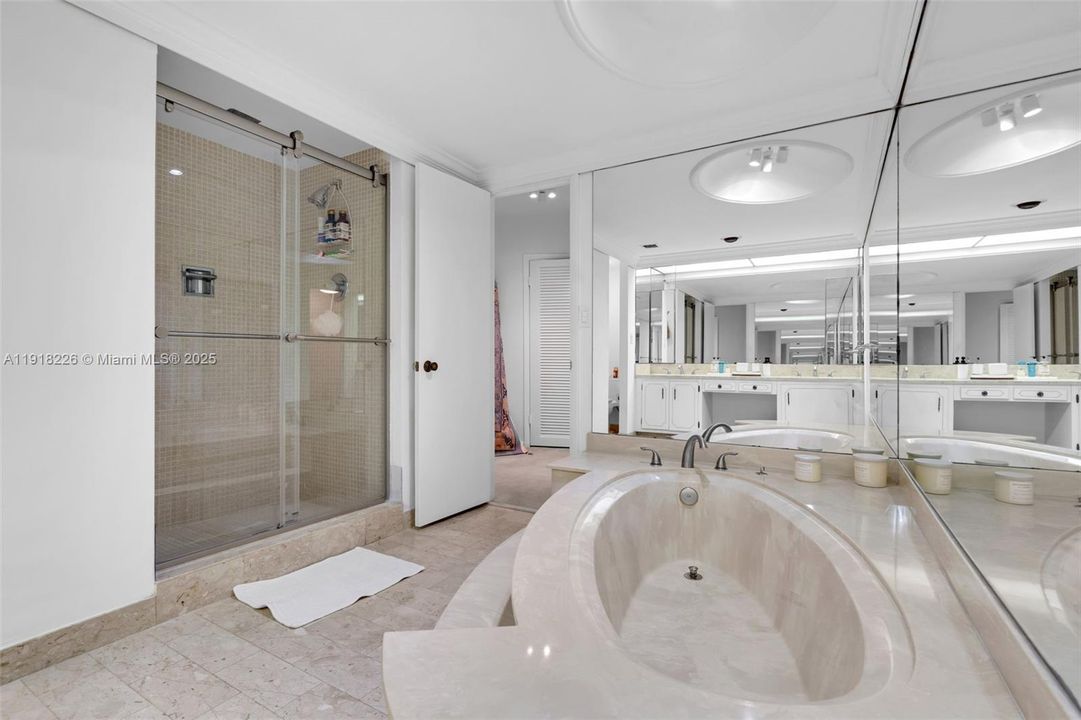 For Rent: $5,900 (2 beds, 2 baths, 1782 Square Feet)