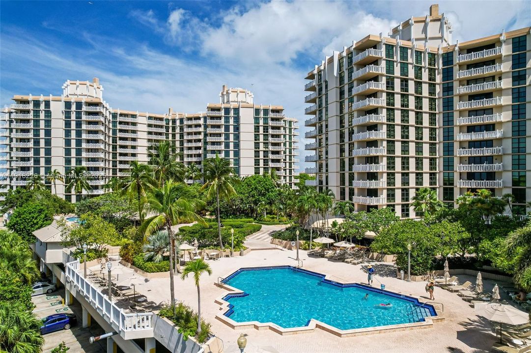 For Rent: $5,900 (2 beds, 2 baths, 1782 Square Feet)