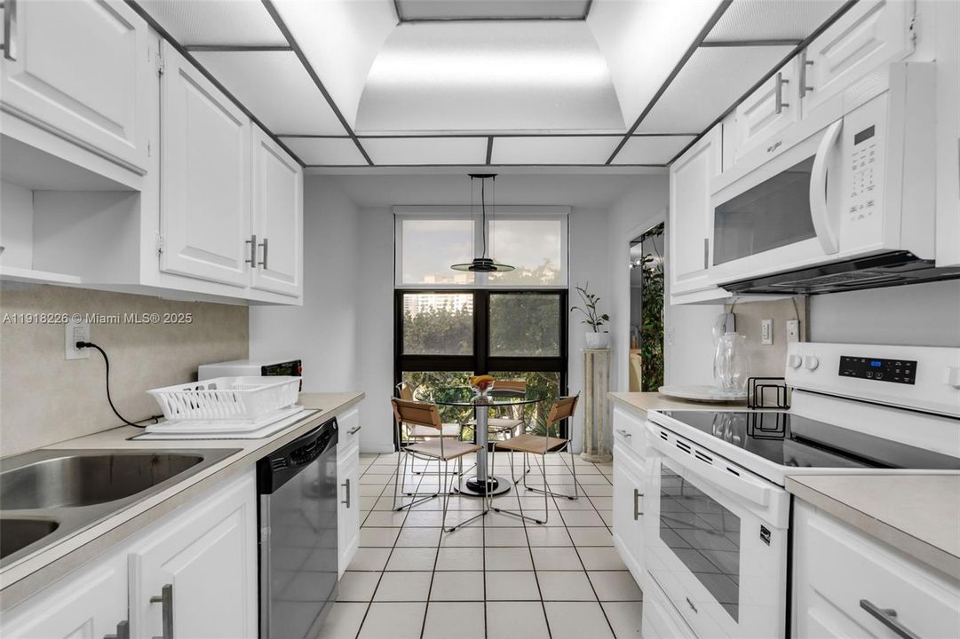 For Rent: $5,900 (2 beds, 2 baths, 1782 Square Feet)