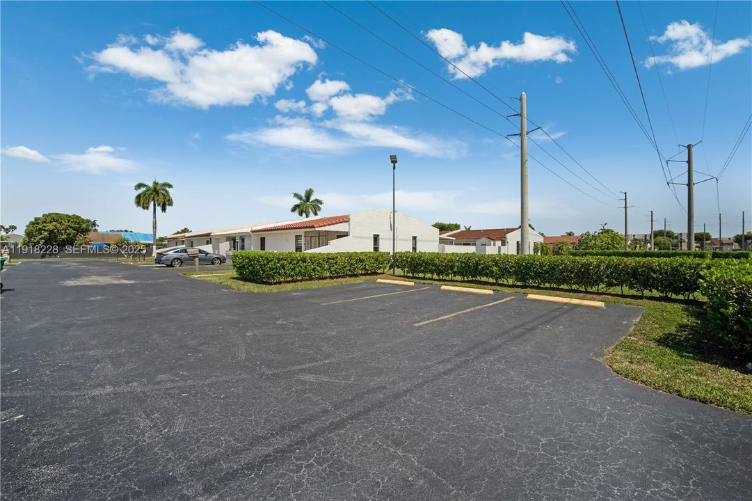 For Rent: $3,200 (3 beds, 2 baths, 1144 Square Feet)