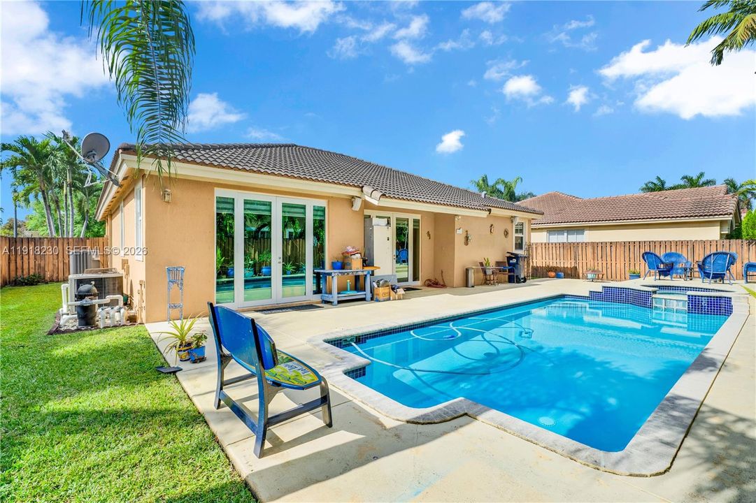 待售: $659,000 (4 贝兹, 2 浴室, 1888 平方英尺)