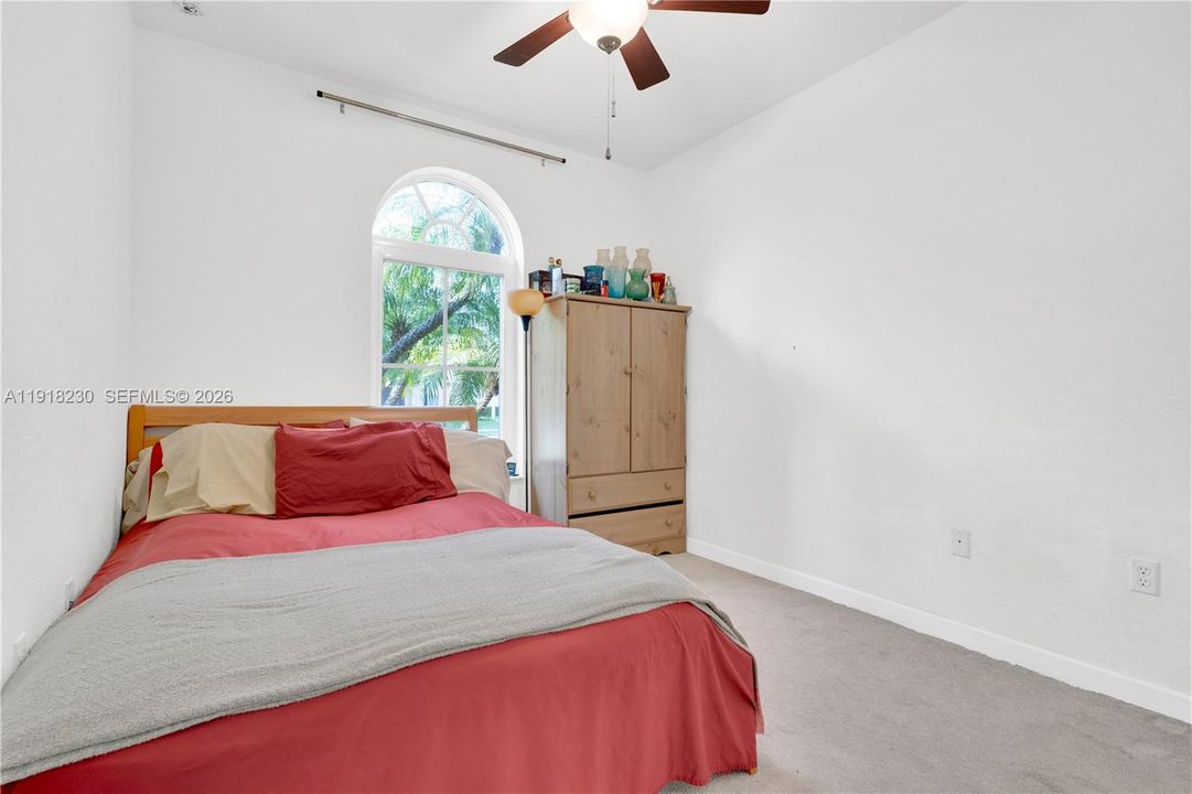 待售: $659,000 (4 贝兹, 2 浴室, 1888 平方英尺)