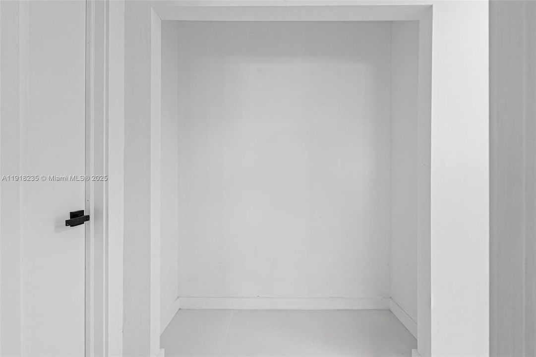 待售: $369,000 (3 贝兹, 1 浴室, 1152 平方英尺)