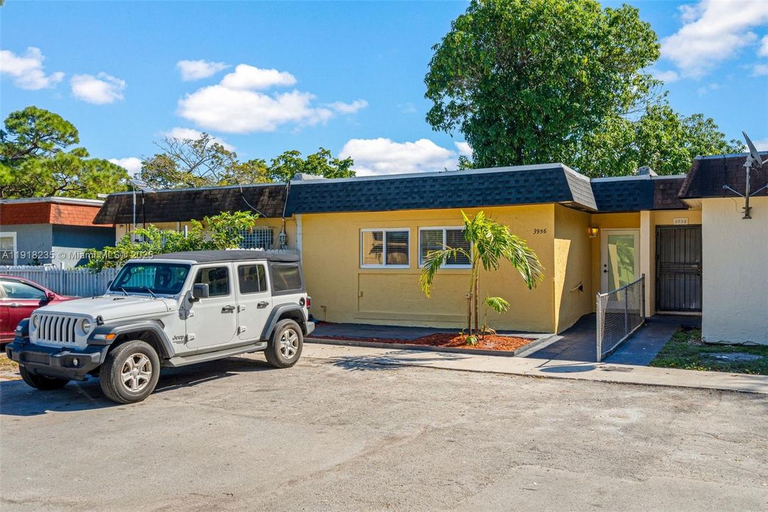 待售: $369,000 (3 贝兹, 1 浴室, 1152 平方英尺)