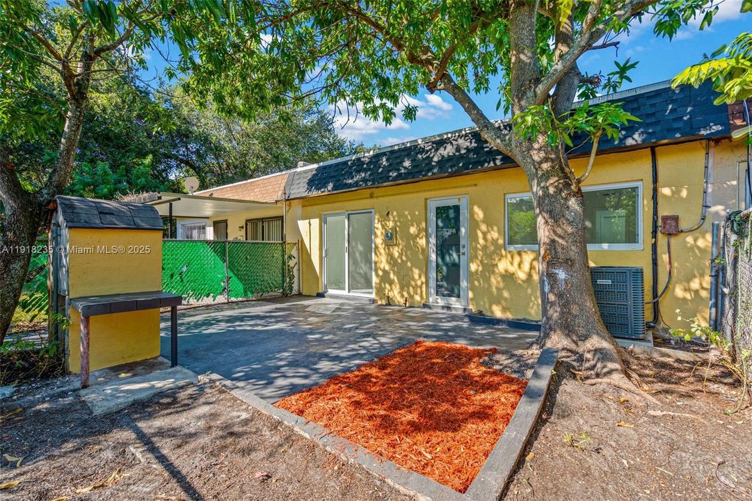 待售: $369,000 (3 贝兹, 1 浴室, 1152 平方英尺)